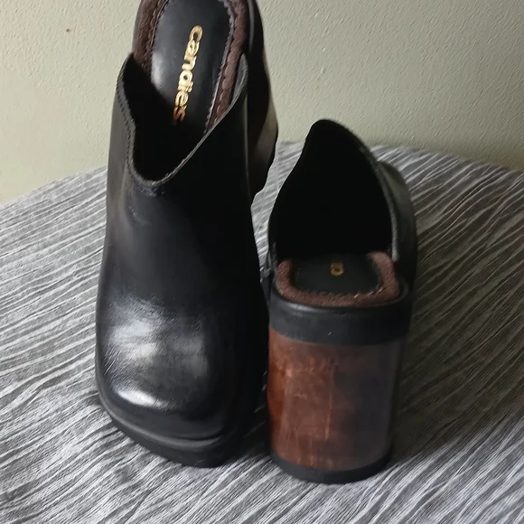 Candie's Black Leather Mules Classic Slip-On Design / Woodem Wedge Heal / Size 5 - Picture 3 of 5